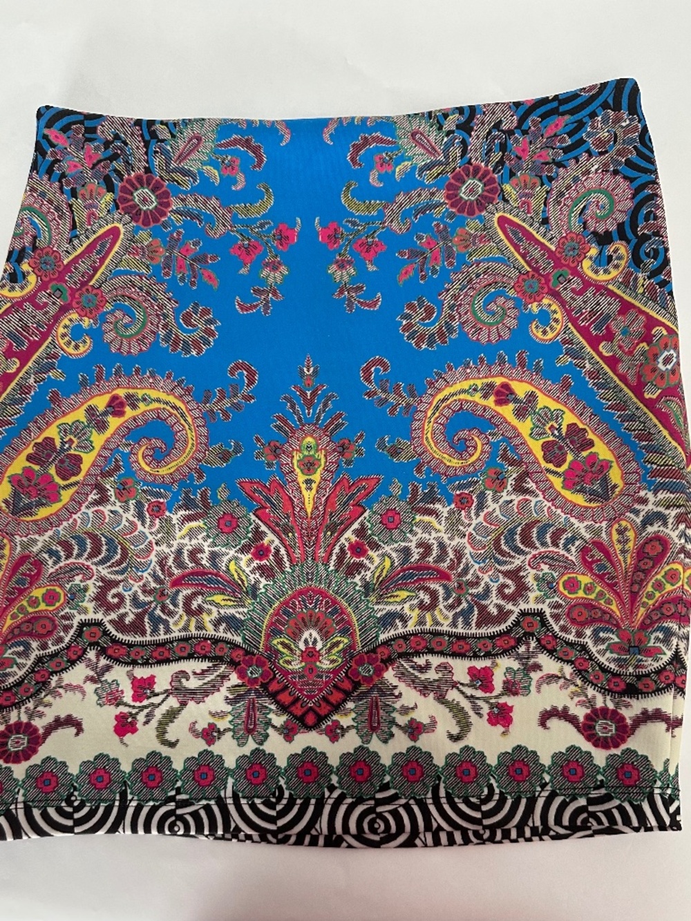 Bebe Deja Vu Paisley Pencil Skirt size M Boho Festival Statement Y2K